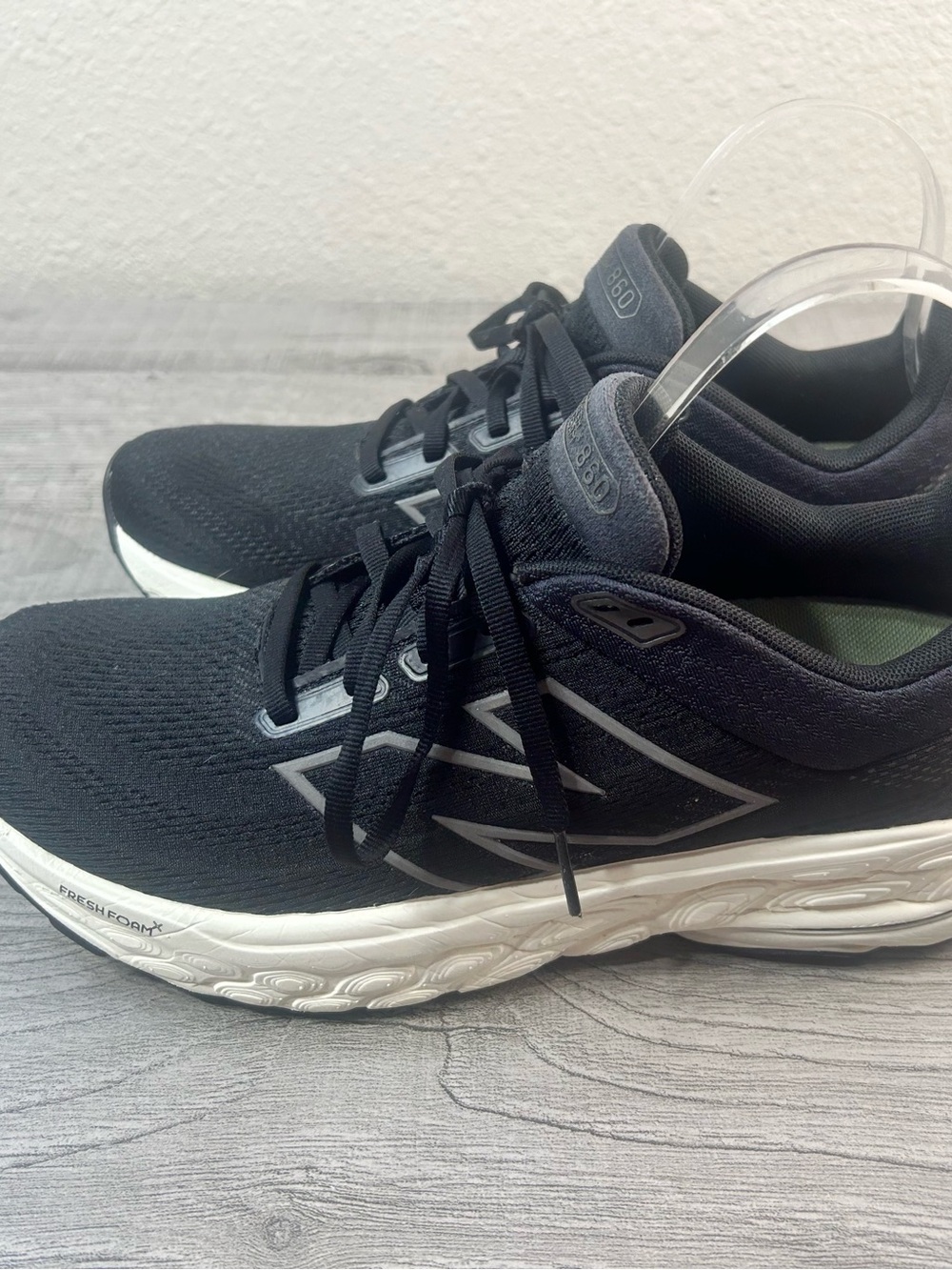 New Balance Size 8 Men's/9.5 Women’s Black & White Fresh Foam Athletic Shoes B - Picture 5 of 9